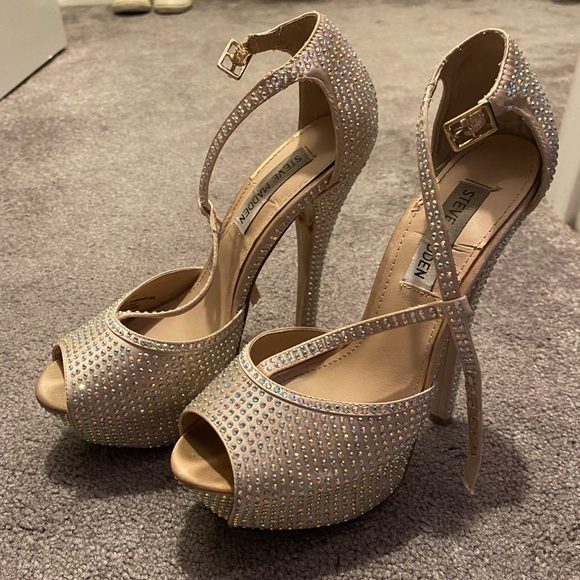 Steve Madden Shoes - Steve Madden Platform High Heels